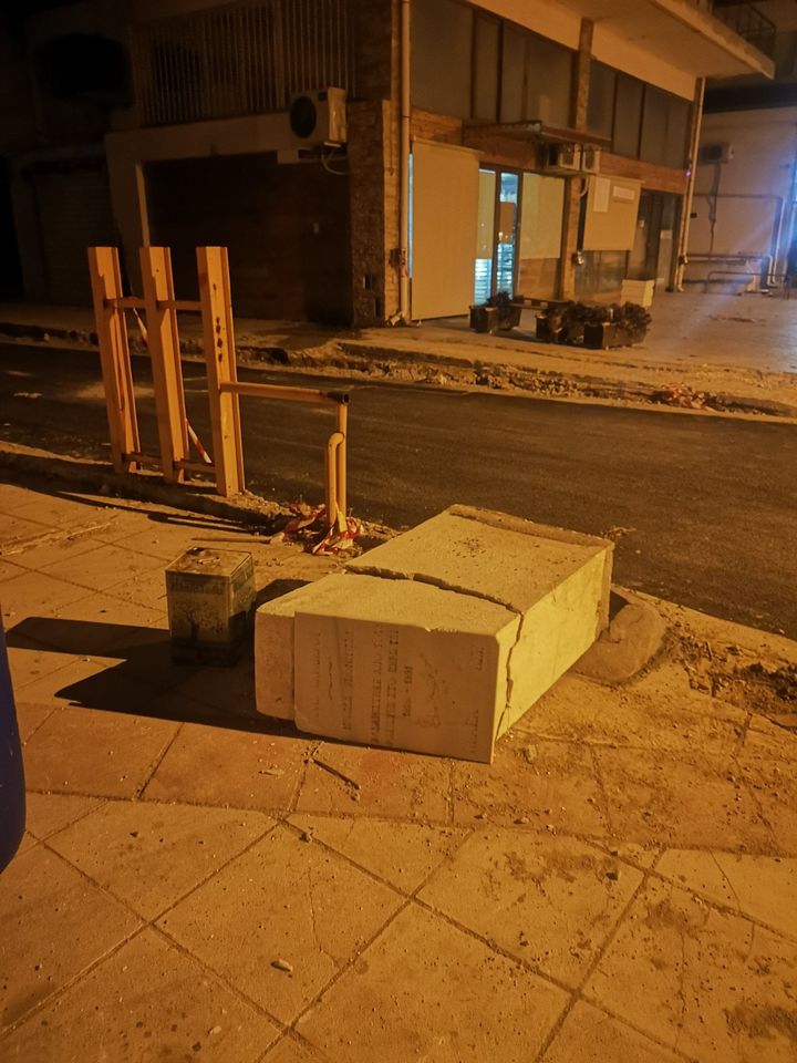 Εικόνα που περιέχει έδαφος, κτίριο, εξωτερικός χώρος/ύπαιθρος, δρόμος Περιγραφή που δημιουργήθηκε αυτόματα